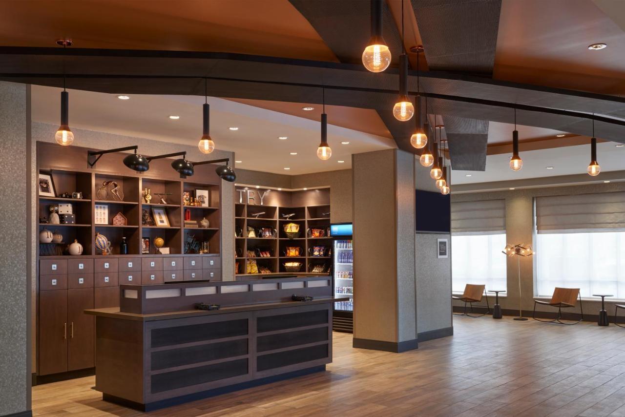 Four Points By Sheraton Toronto Airport East Extérieur photo