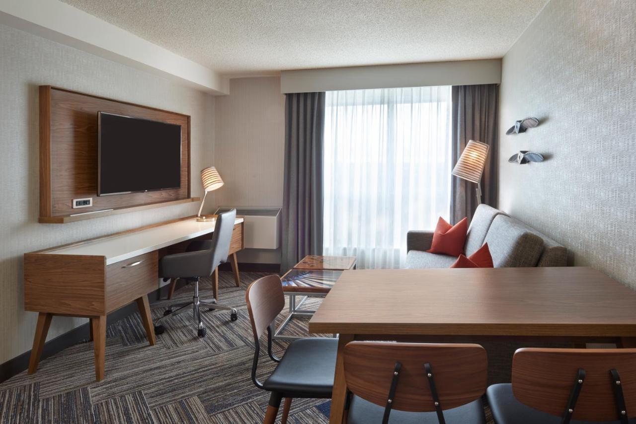 Four Points By Sheraton Toronto Airport East Extérieur photo