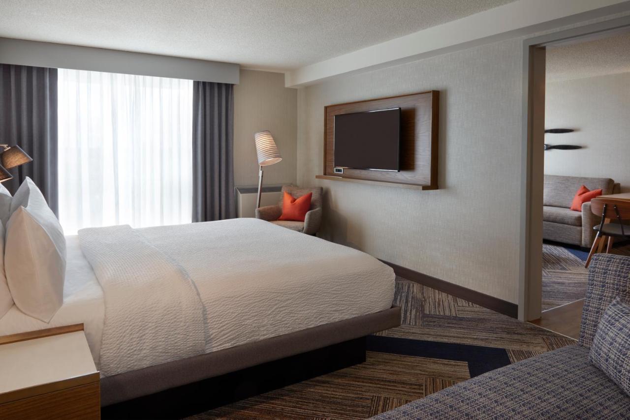 Four Points By Sheraton Toronto Airport East Extérieur photo
